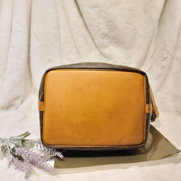Authentic Louis Vuitton Petit Noe bucket shoulder bag - Picture 3 of 16